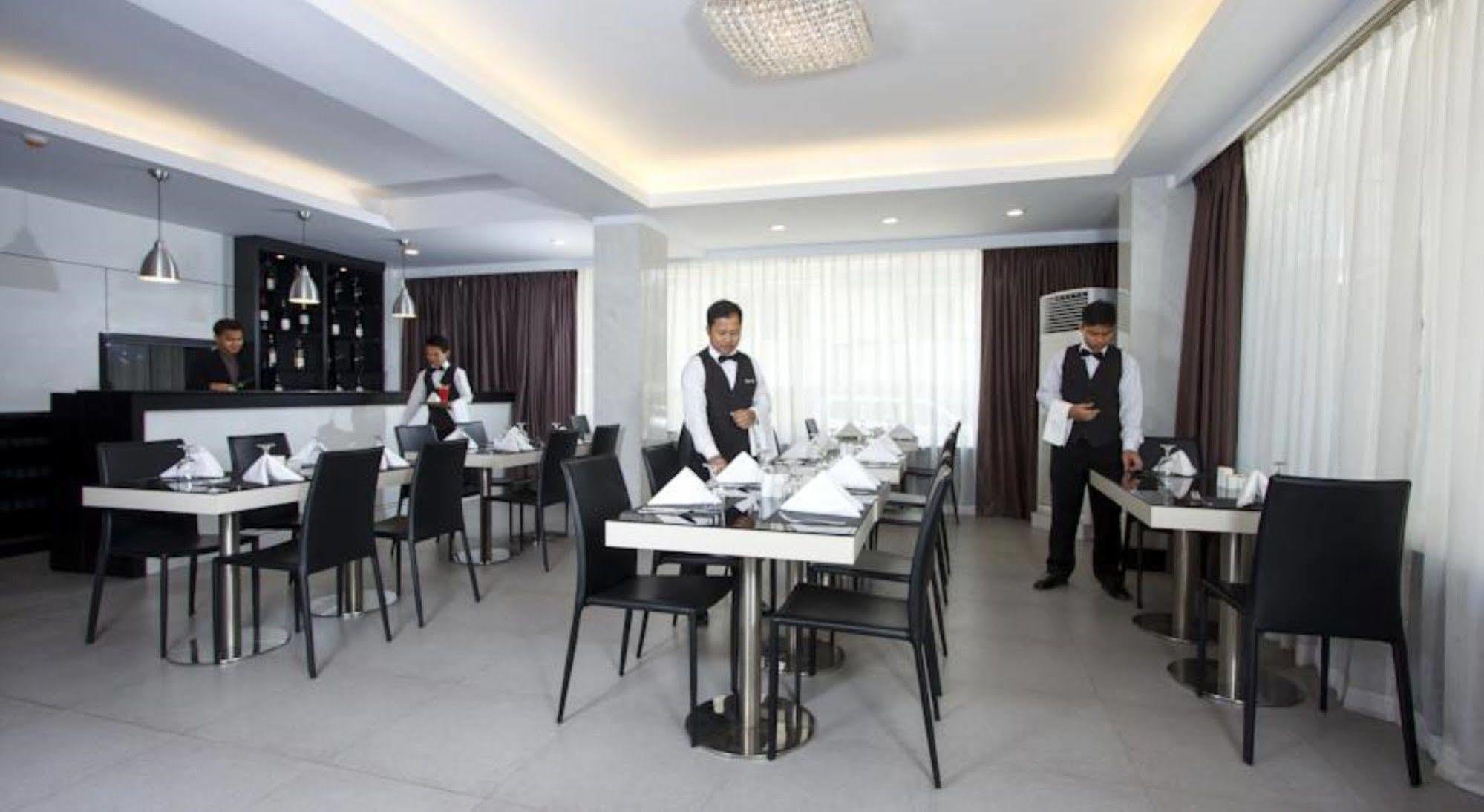 Hotel Esta Yangon Exterior photo