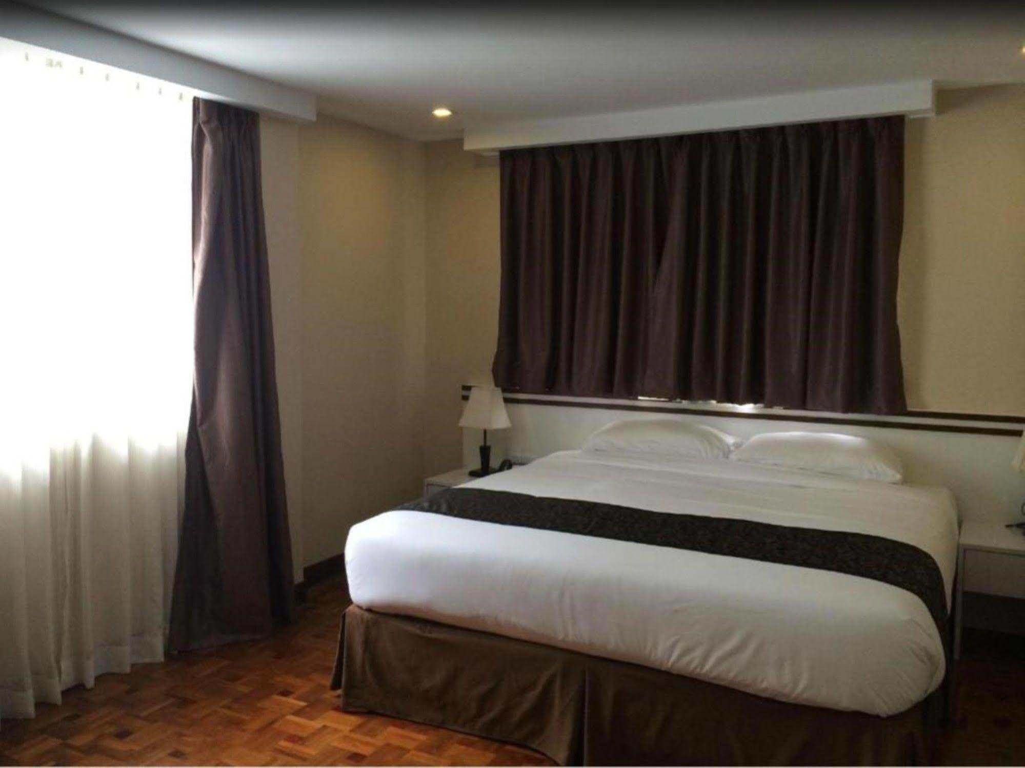 Hotel Esta Yangon Exterior photo